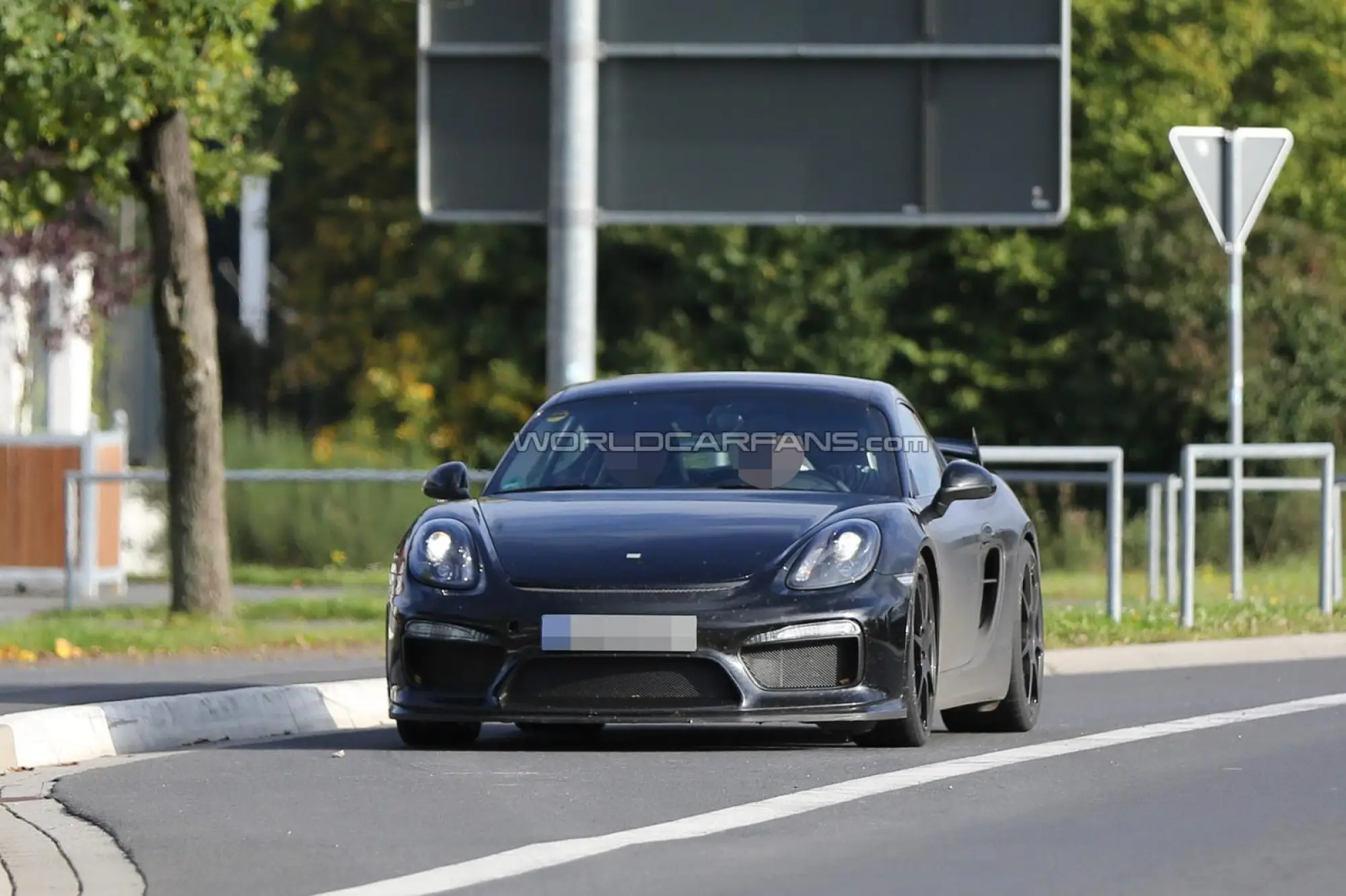 Porsche Cayman GT4 foto spia - 2