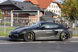 Porsche Cayman GT4 foto spia