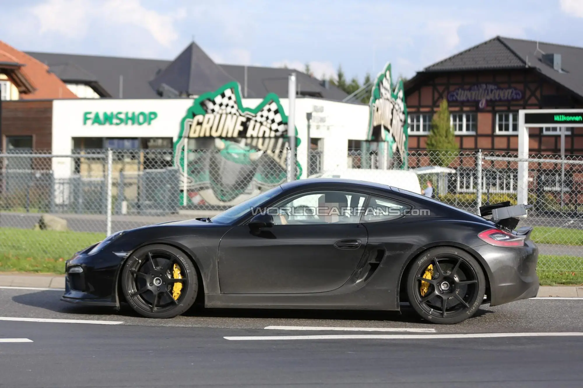 Porsche Cayman GT4 foto spia - 10