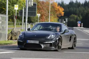 Porsche Cayman GT4 foto spia