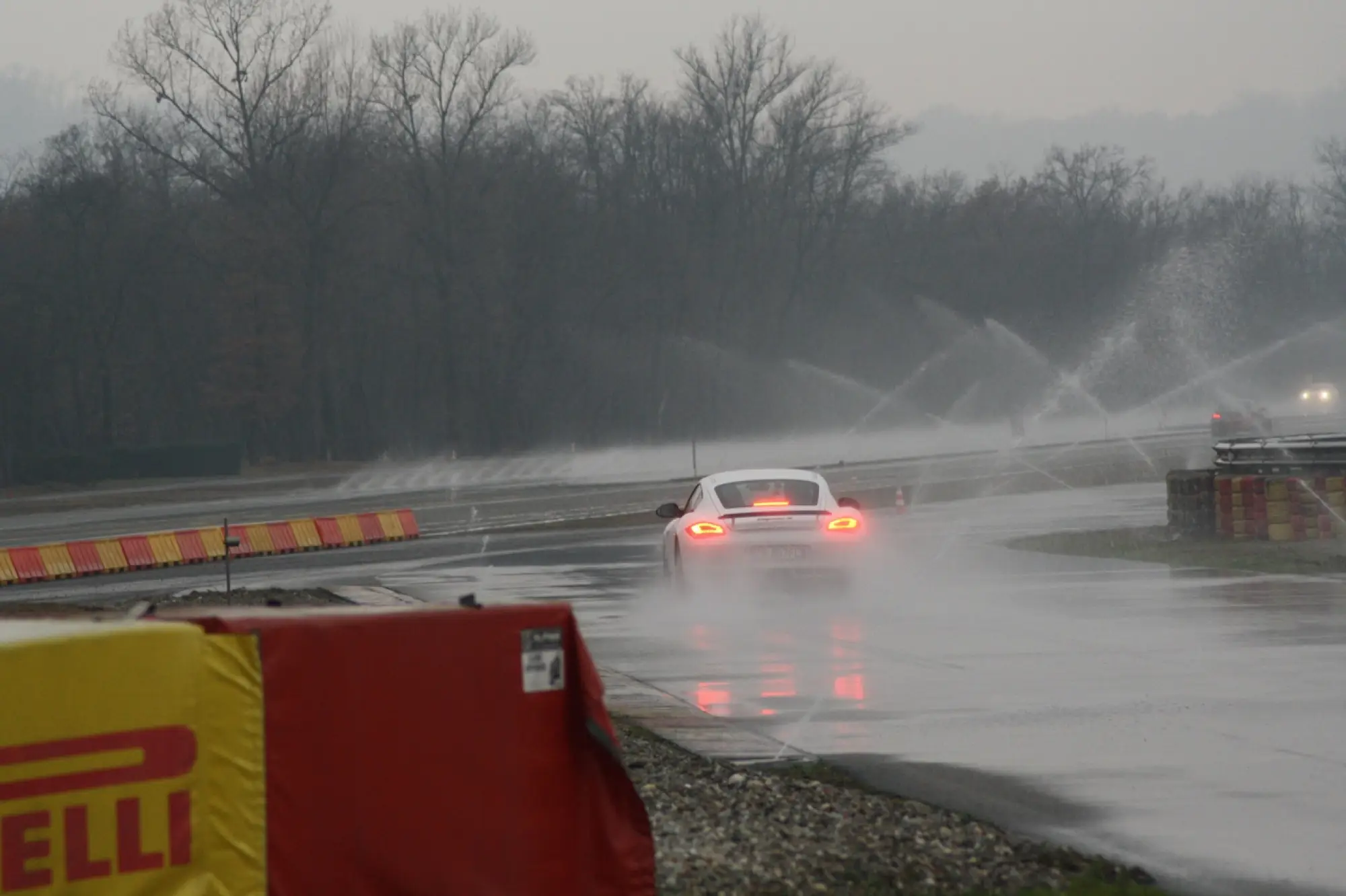 Porsche Cayman R - Test Drive - Galleria 2 - 1