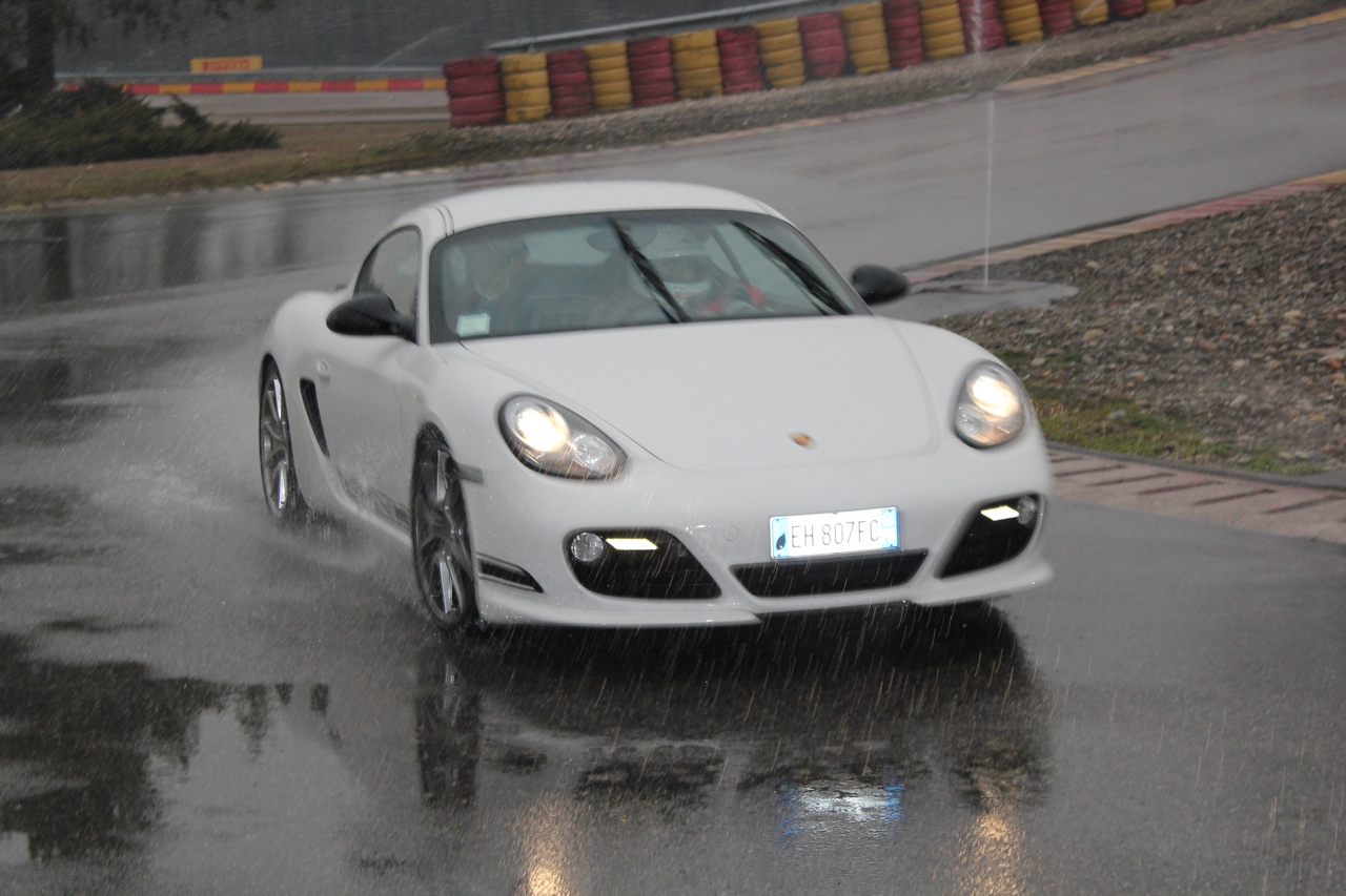 Porsche Cayman R - Test Drive