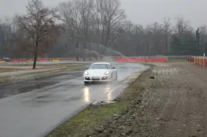 Porsche Cayman R - Test Drive