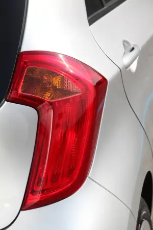 Kia Picanto Model Year 2011 - 27