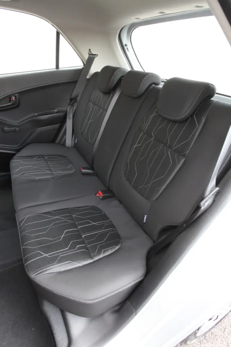 Kia Picanto Model Year 2011 - 51