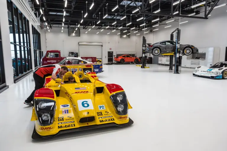 Porsche Experience Center (Carson, California) - 12