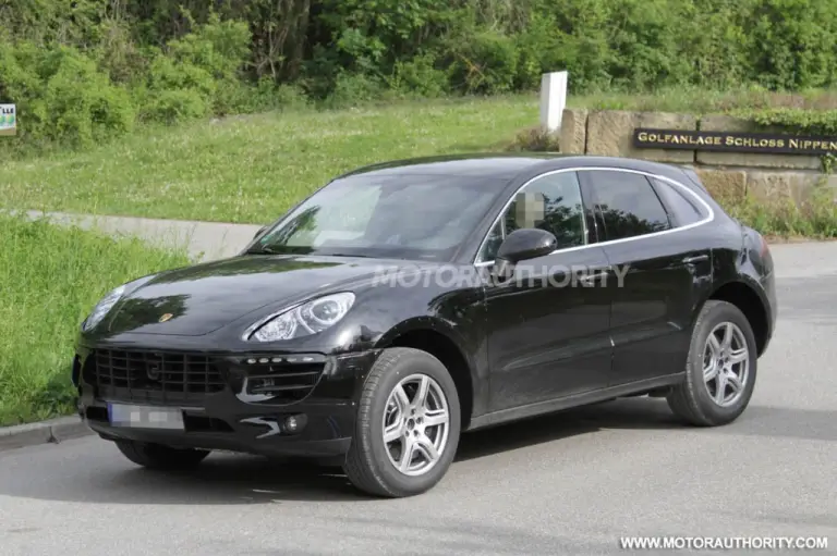 Porsche Macan 2013 foto spia giugno 2012 - 13