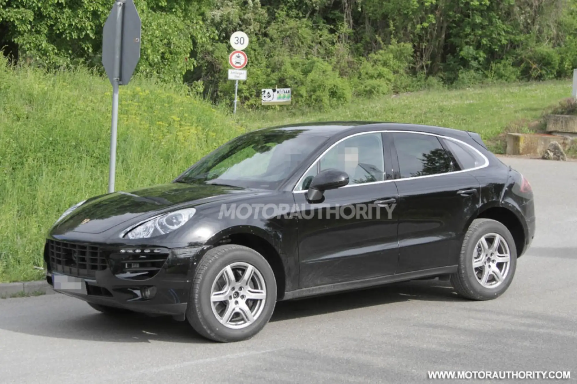 Porsche Macan 2013 foto spia giugno 2012 - 14