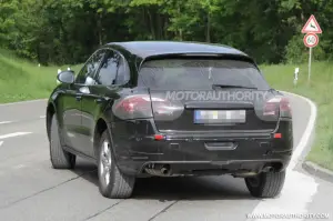 Porsche Macan 2013 foto spia giugno 2012 - 18