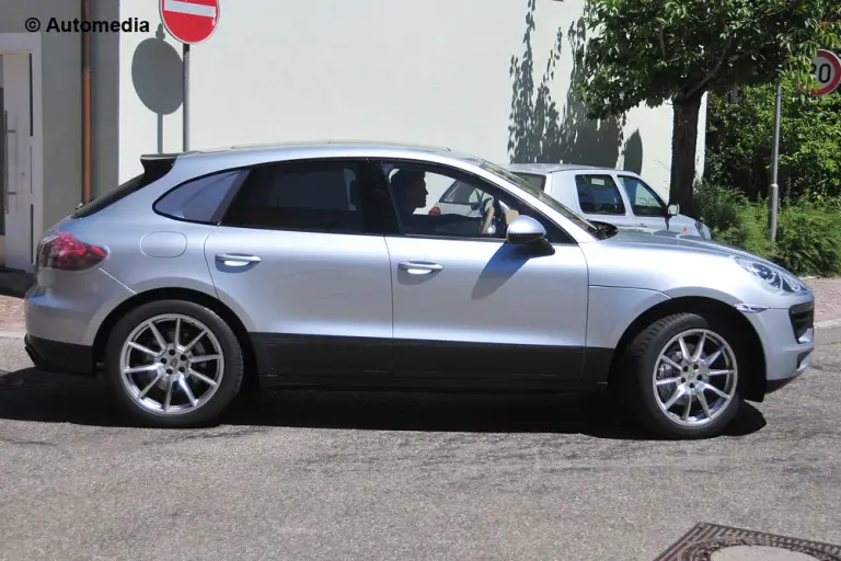 Porsche Macan 2014 - Foto spia 08-08-2013 - 3