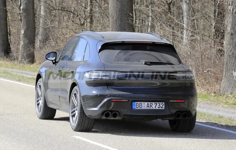 Porsche Macan 2021 - Foto spia 06-04-2021 - 11