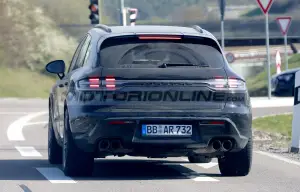 Porsche Macan 2021 - Foto spia 06-04-2021