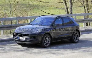 Porsche Macan 2021 - Foto spia 06-04-2021