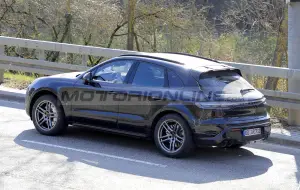 Porsche Macan 2021 - Foto spia 06-04-2021