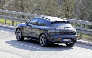 Porsche Macan 2021 - Foto spia 06-04-2021