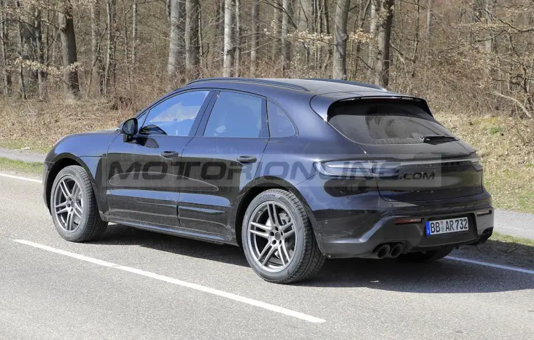 Porsche Macan 2021 - Foto spia 06-04-2021 - 5