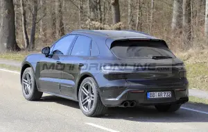 Porsche Macan 2021 - Foto spia 06-04-2021