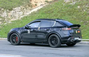 Porsche Macan EV - Foto spia 06-07-2022