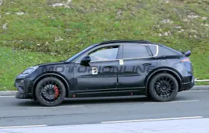 Porsche Macan EV - Foto spia 06-07-2022