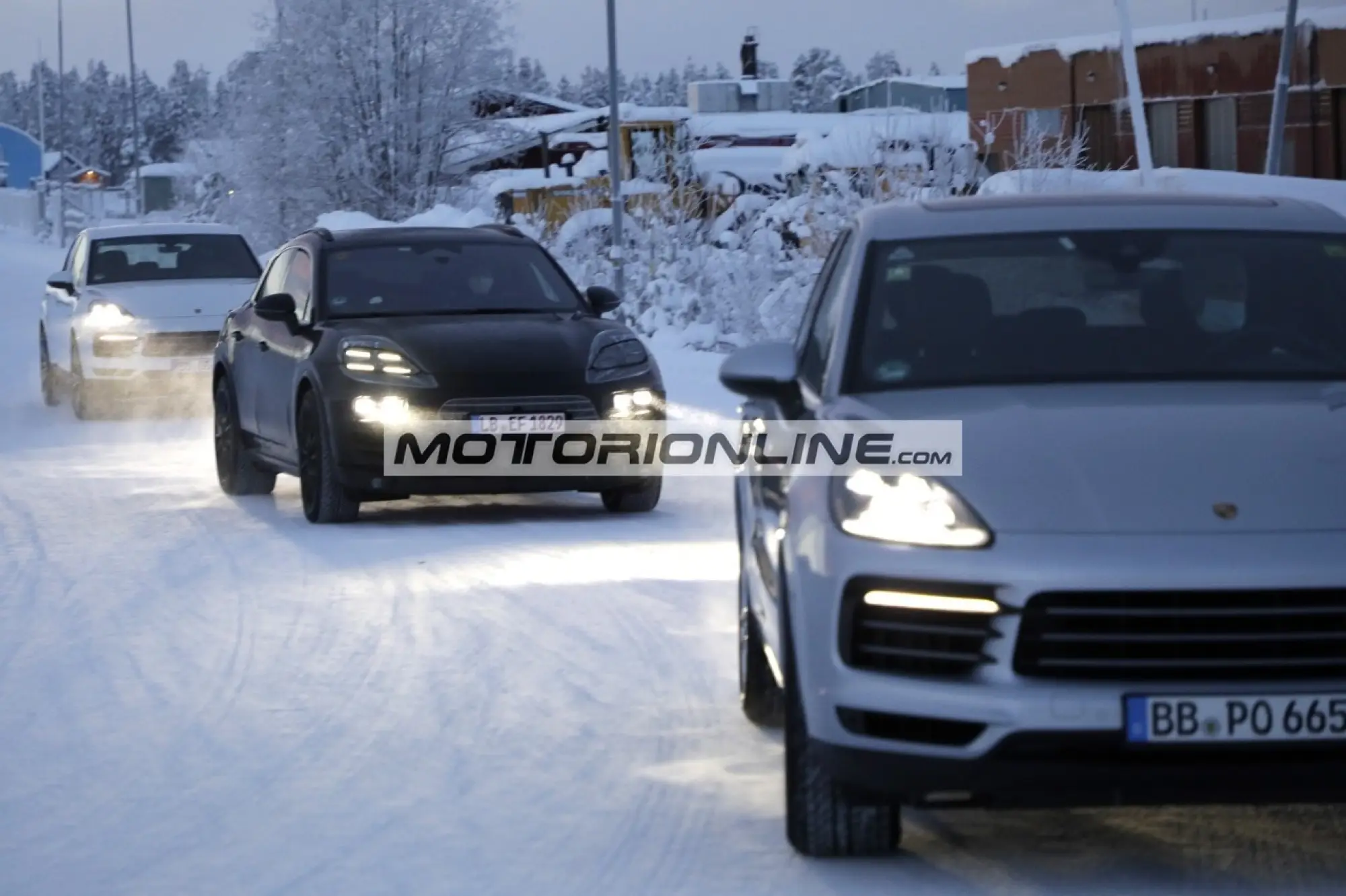 Porsche Macan EV - Foto spia 1-2-2022 - 12