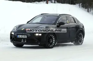 Porsche Macan EV - Foto spia 1-2-2022 - 16