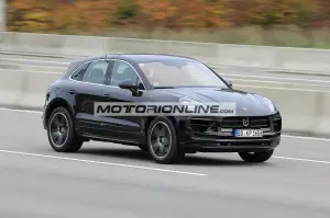 Porsche Macan - Foto spia 11-11-2020