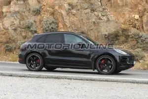 Porsche Macan foto spia 2 Agosto 2017  - 3