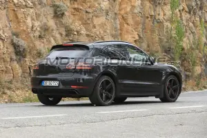 Porsche Macan foto spia 2 Agosto 2017  - 6