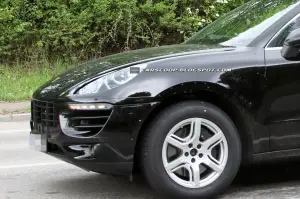Porsche Macan foto spia maggio 2012 - 4