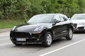 Porsche Macan foto spia maggio 2012