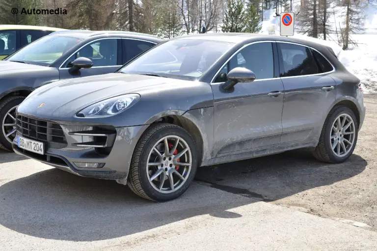 Porsche Macan GTS - Foto spia - 2