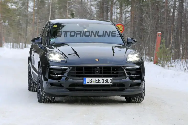 Porsche Macan MY 2018 - Foto spia 08-02-2017 - 1