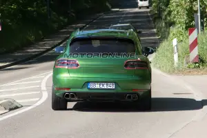 Porsche Macan MY 2019 foto spia 8 maggio 2018