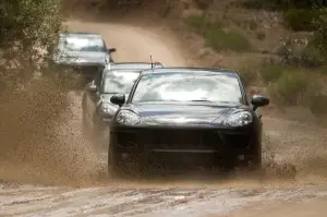 Porsche Macan - Nuove foto ufficiali - 23