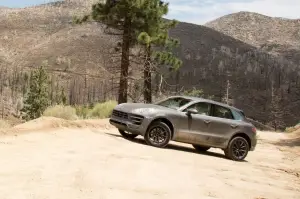 Porsche Macan - Nuove foto ufficiali - 24