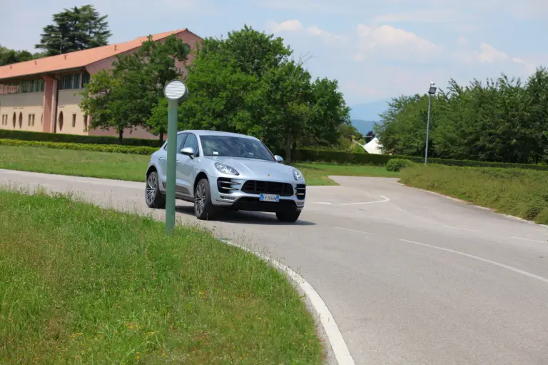 Porsche Macan Test Drive - 77