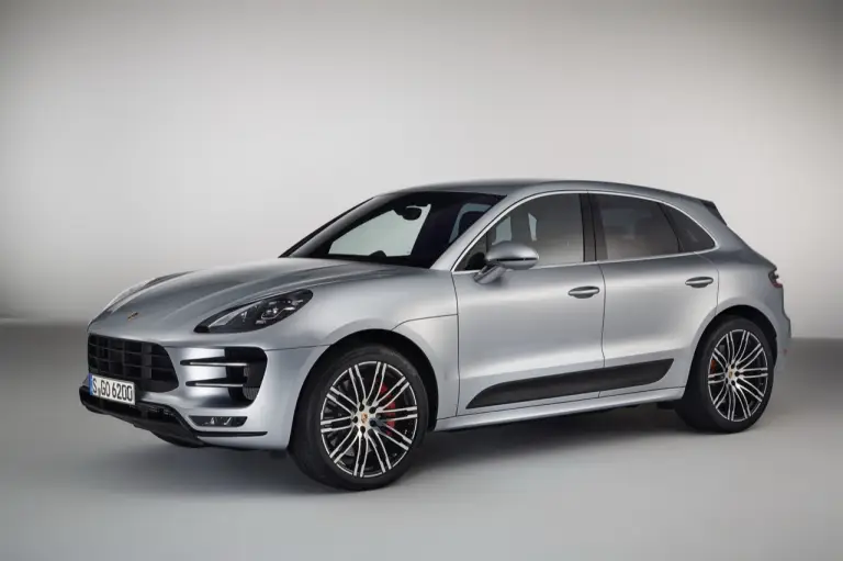 Porsche Macan Turbo con Performance Package - 1