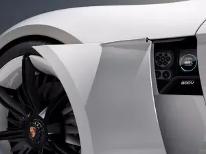 Porsche Mission E 1 agosto 2016 - 5