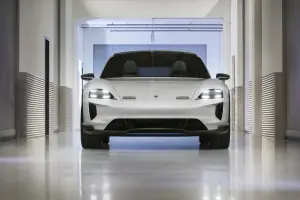 Porsche Mission E Cross Turismo Concept - 3