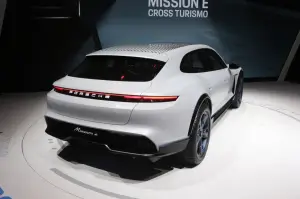 Porsche Mission E Cross Turismo (foto live) - Salone di Ginevra 2018