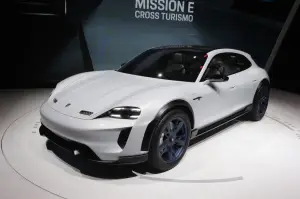 Porsche Mission E Cross Turismo (foto live) - Salone di Ginevra 2018
