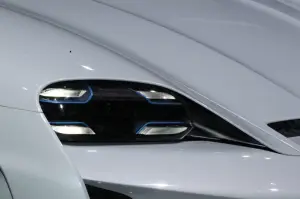 Porsche Mission E Cross Turismo (foto live) - Salone di Ginevra 2018