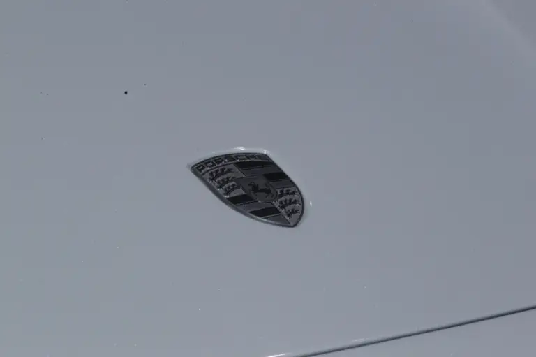 Porsche Mission E Cross Turismo (foto live) - Salone di Ginevra 2018 - 21