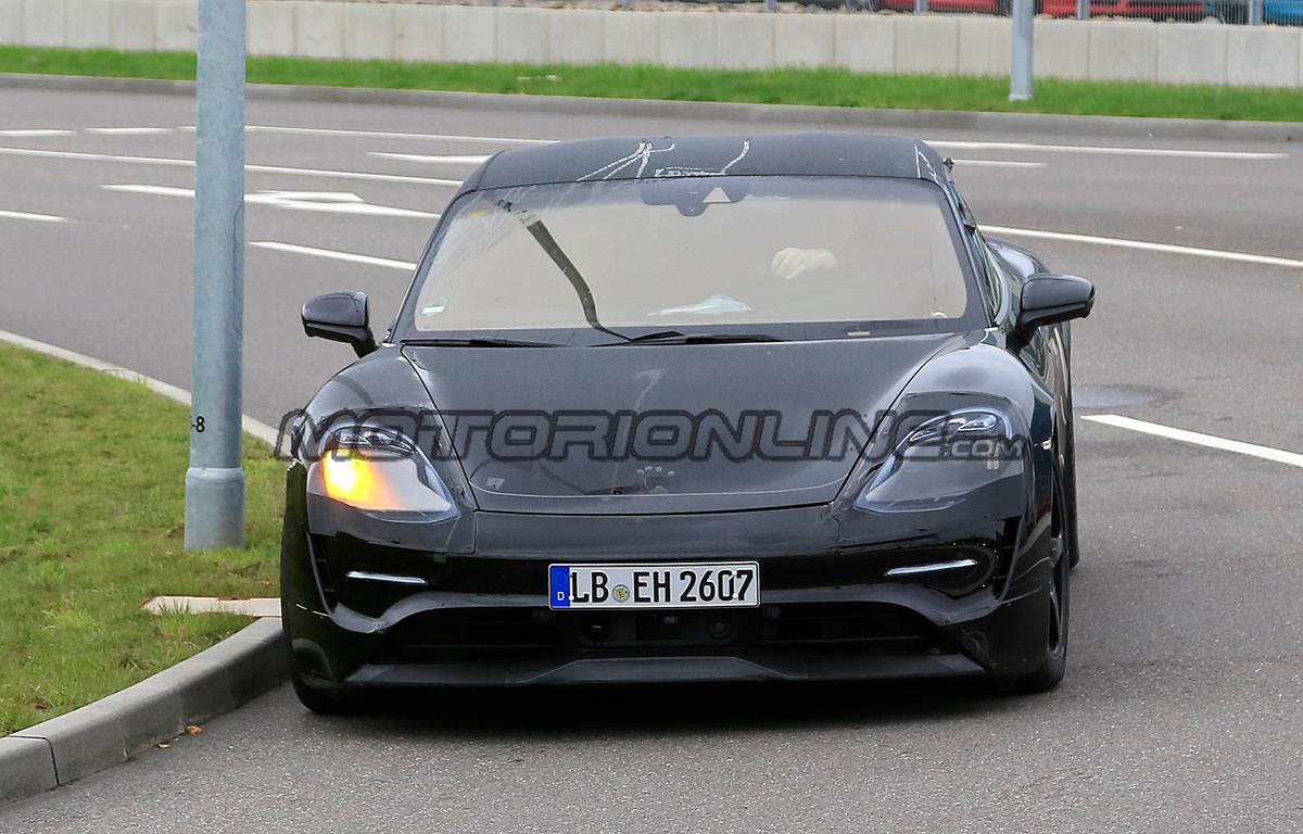 Porsche Mission E - Foto spia 04-10-2017