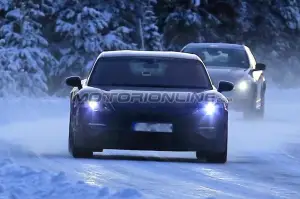 Porsche Mission E - Foto spia 06-12-2017 - 1