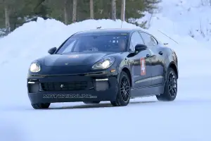 Porsche Mission E foto spia 11 gennaio 2017