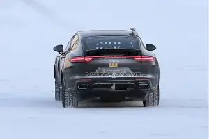 Porsche Mission E foto spia 11 gennaio 2017