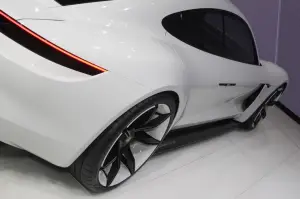 Porsche Mission E - Salone di Francoforte 2015 - 1