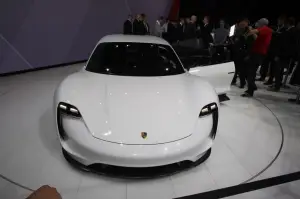 Porsche Mission E - Salone di Francoforte 2015 - 4