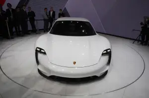 Porsche Mission E - Salone di Francoforte 2015 - 8